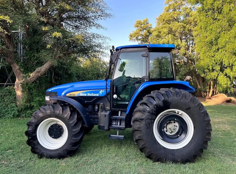 Tractor New Holland TM 165, año 2009