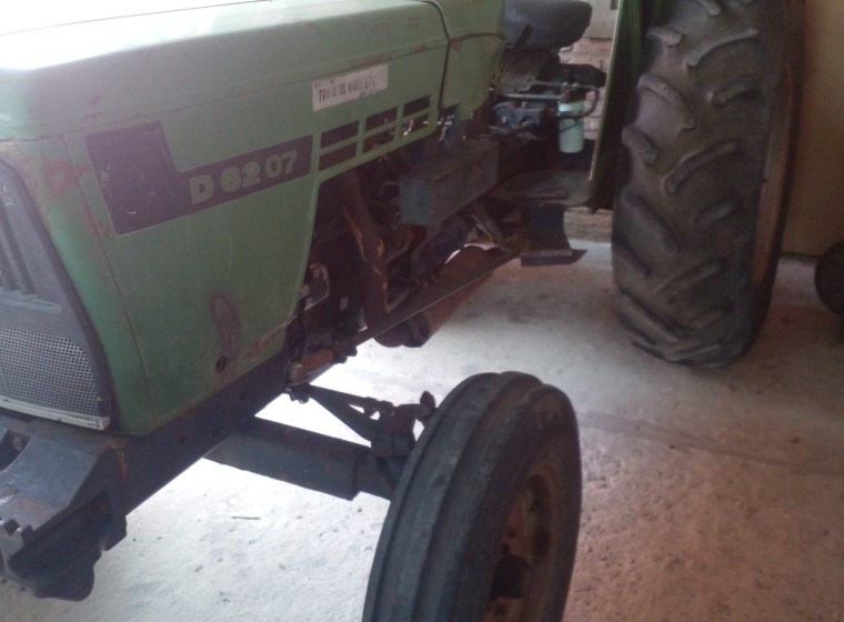 Tractor Deutz 6207, año 1