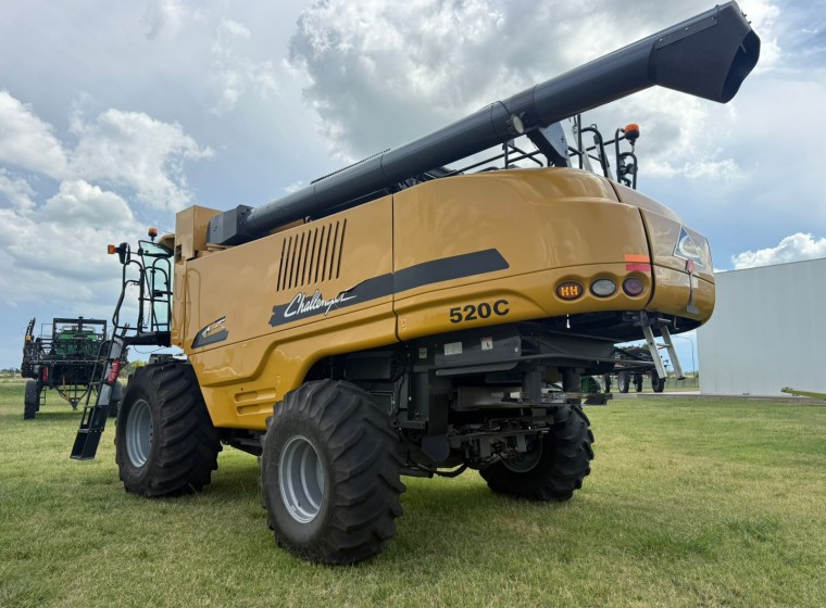 Cosechadora Challenger 520C, año 2022