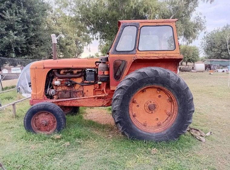 Tractor Fiat 60, año 1965