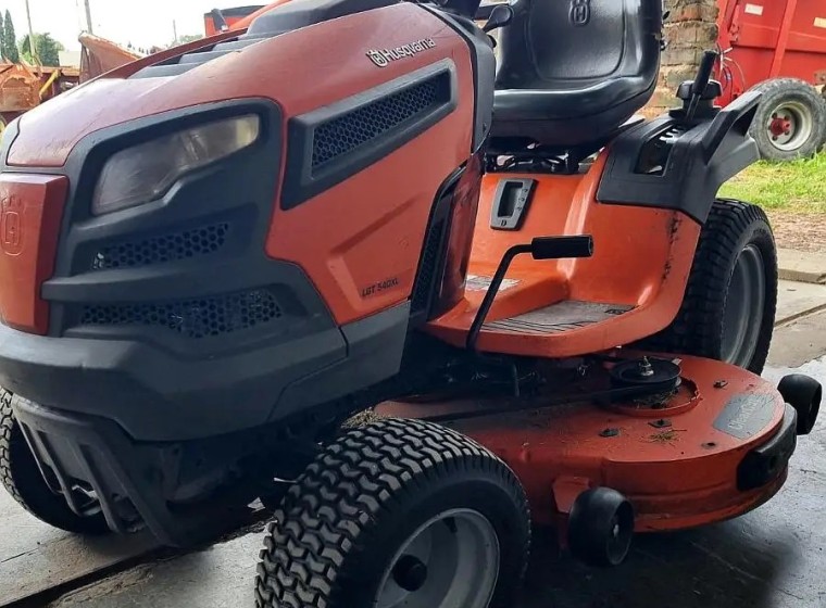 Tractor Husqvarna LGT 54DXL, año 2022