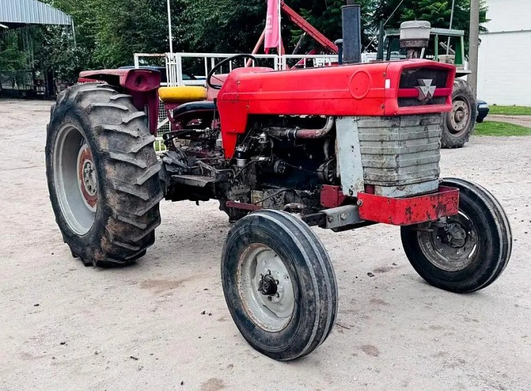 Tractor Massey Ferguson 1078, año 1