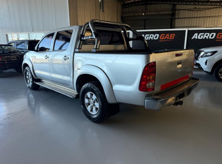 Vehículo Toyota Hilux, año 2006