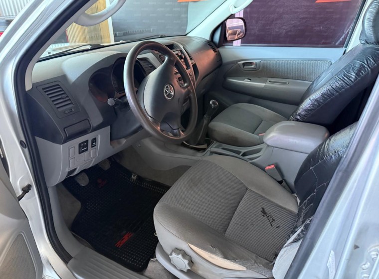Vehículo Toyota Hilux, año 2006