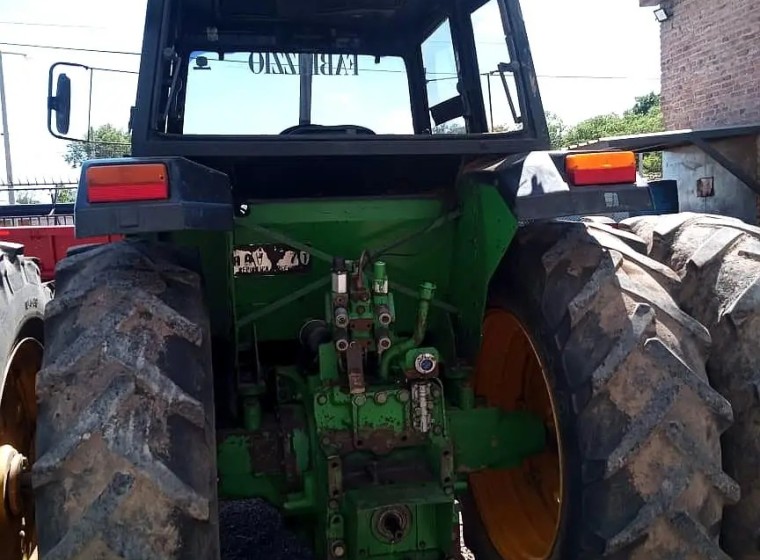 Tractor John Deere 7500, año 1