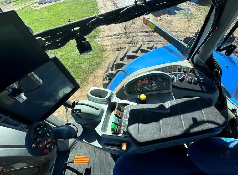 Tractor New Holland T8.320, año 2017