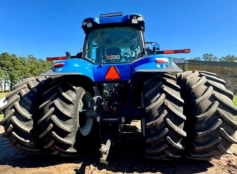 Tractor New Holland T8.320, año 2017