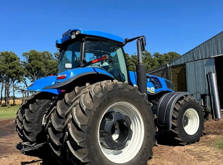 Tractor New Holland T8.320, año 2017