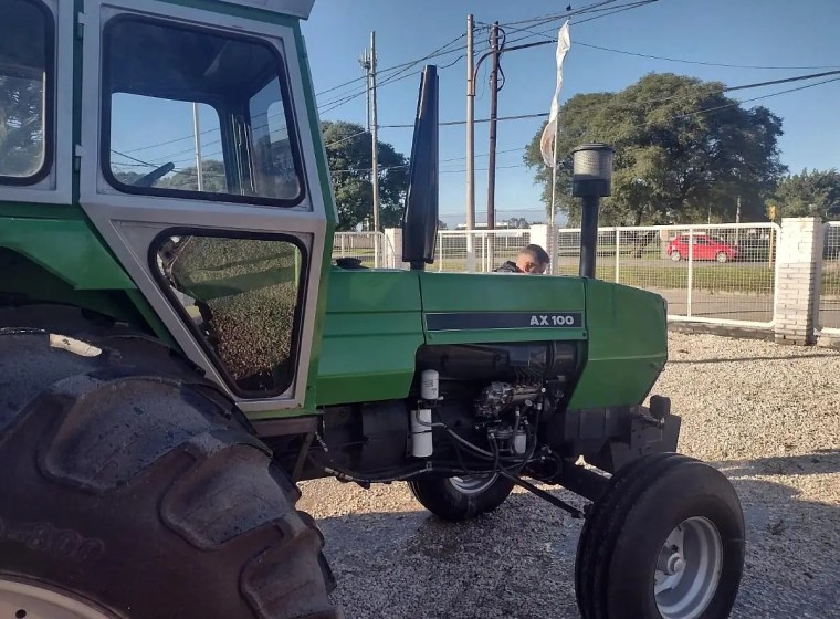 Tractor Deutz AX100, año 1983