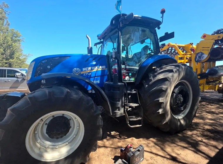 Tractor New Holland T7.215, año 2022