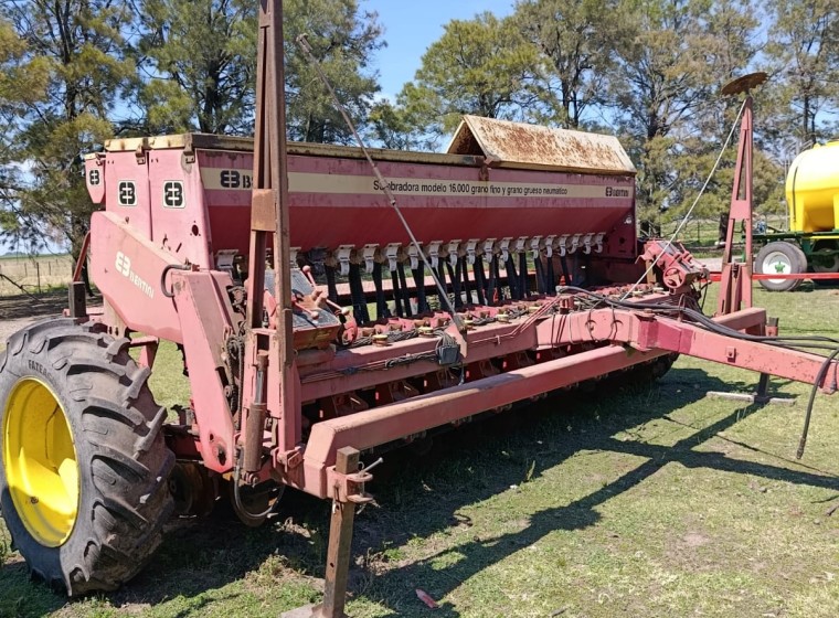 Sembradora Bertini 16000, año 1