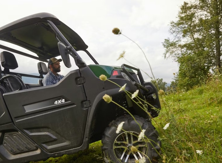 Vehículo Kioti K9 2400, año 0