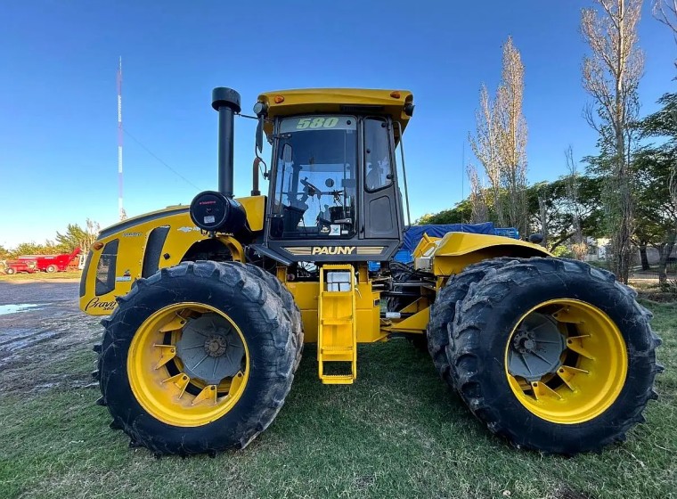Tractor Pauny 580 Bravo, año 2018