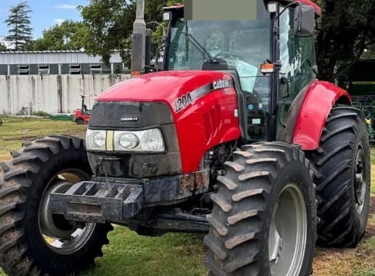 Tractor Case 120A, año 2018