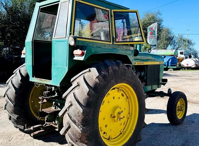 Tractor John Deere 3530, año 1980