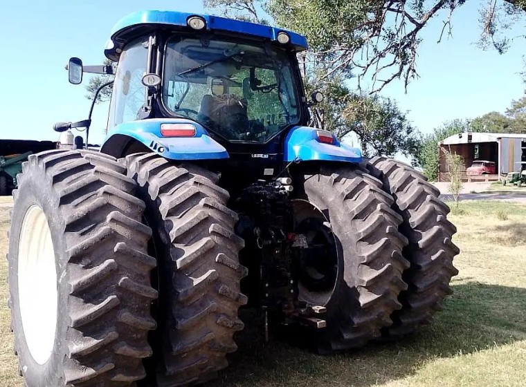 Tractor New Holland T7.240, año 2013