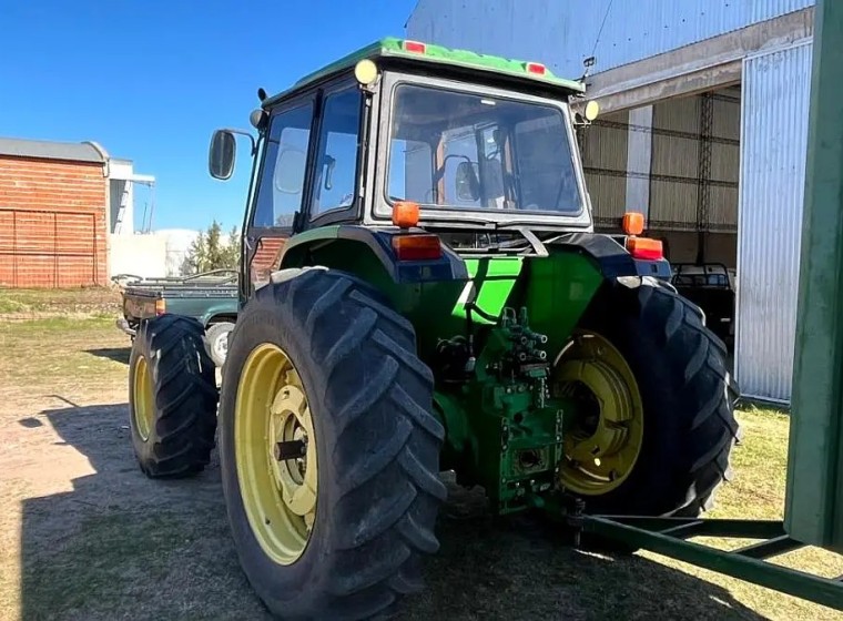 Tractor John Deere 6600, año 1997