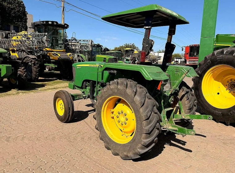 Tractor John Deere 5045 DS, año 2013