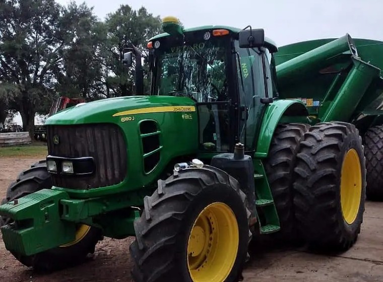 Tractor John Deere 6180 J, año 2014