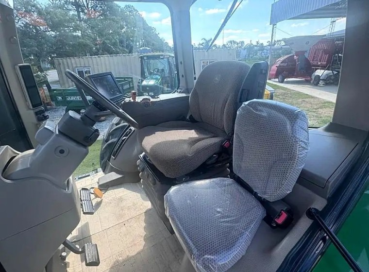 Tractor John Deere 8400 R, año 2018