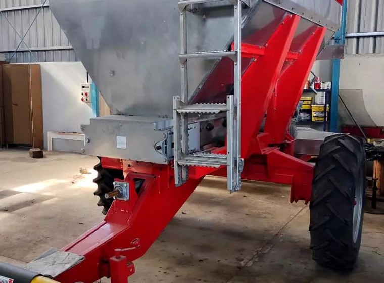 Fertilizadora Fertec Serie 6, año 2012