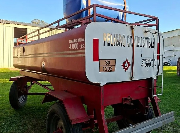 Acoplado Otras 4000 lts, año 2010