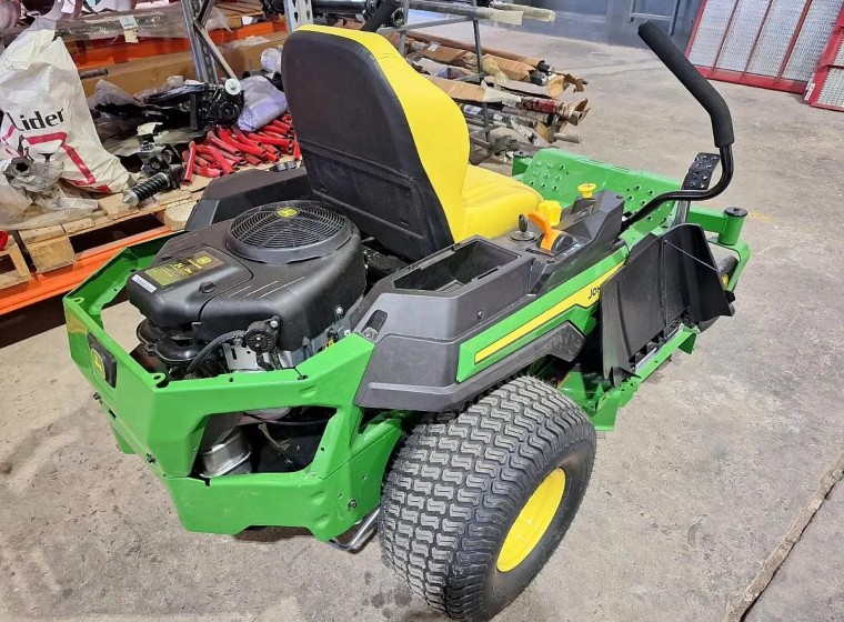 Tractor John Deere Z325e, año 0