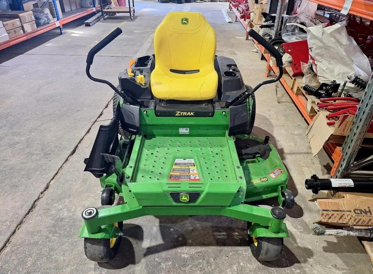 Tractor John Deere Z325e, año 0