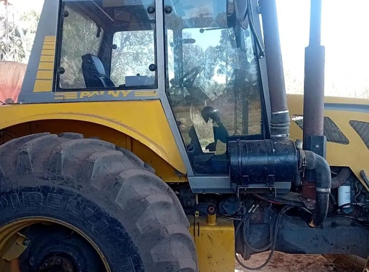 Tractor Pauny EVO 250 A, año 2014