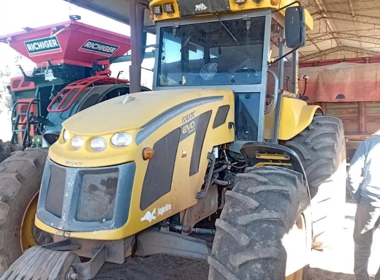 Tractor Pauny EVO 250 A, año 2014
