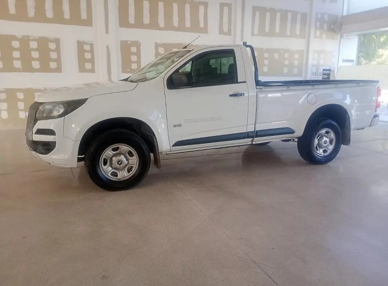 Vehículo Chevrolet S10, año 2020