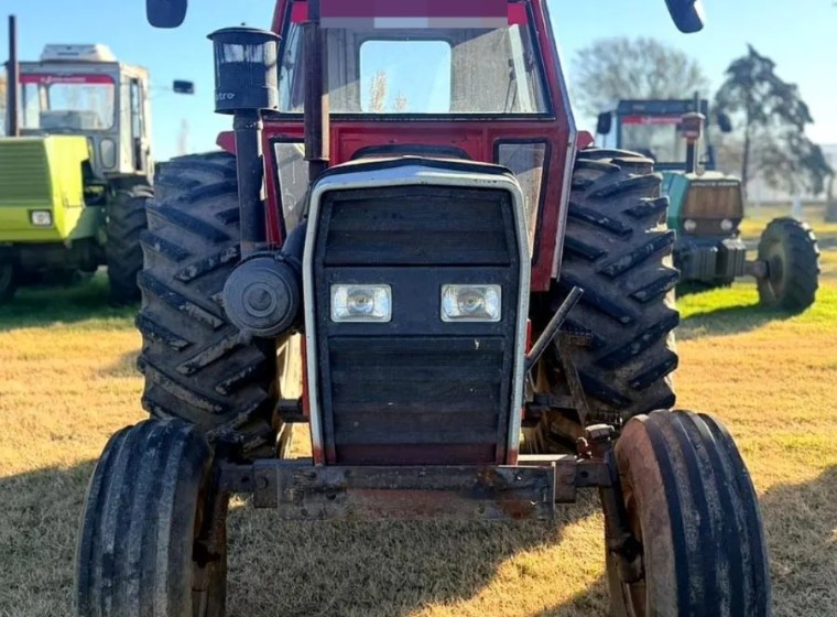 Tractor Massey Ferguson 1195, año 1