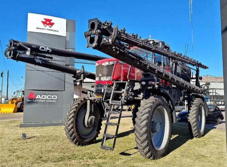 Pulverizadora Massey Ferguson 535R, año 0