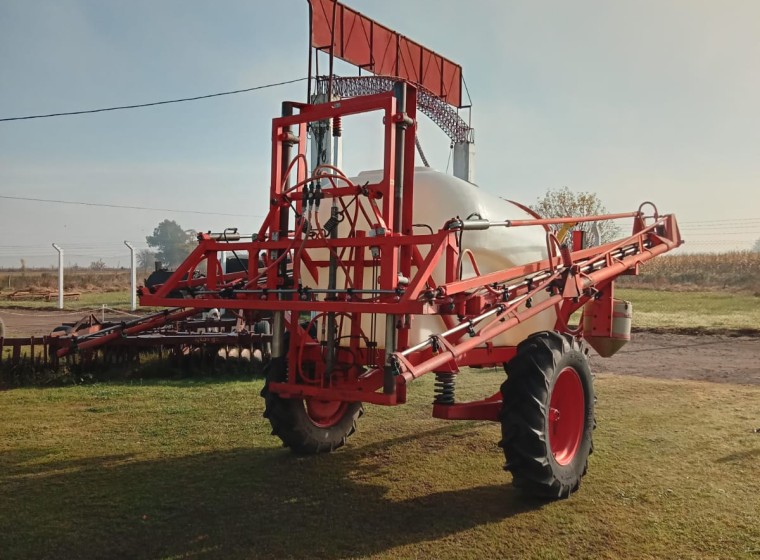 Pulverizadora Barbuy 3000, año 2010