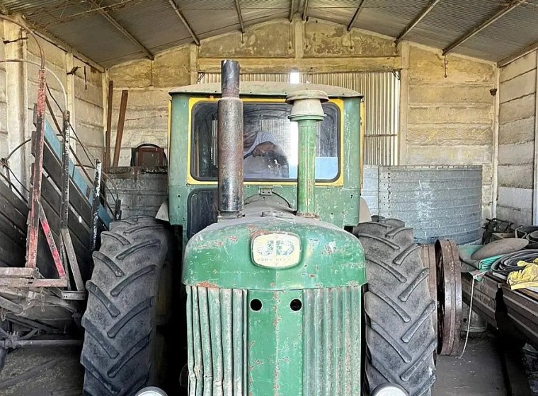Tractor John Deere 730, año 1