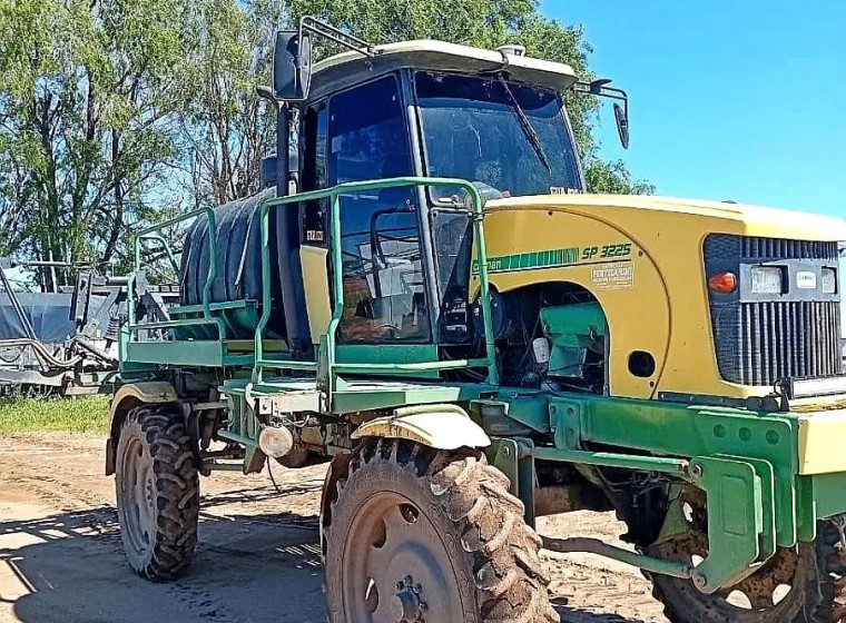 Pulverizadora Caiman SP 3228, año 2008