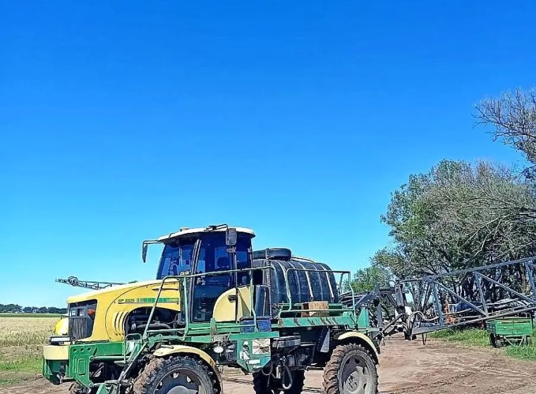 Pulverizadora Caiman SP 3228, año 2008