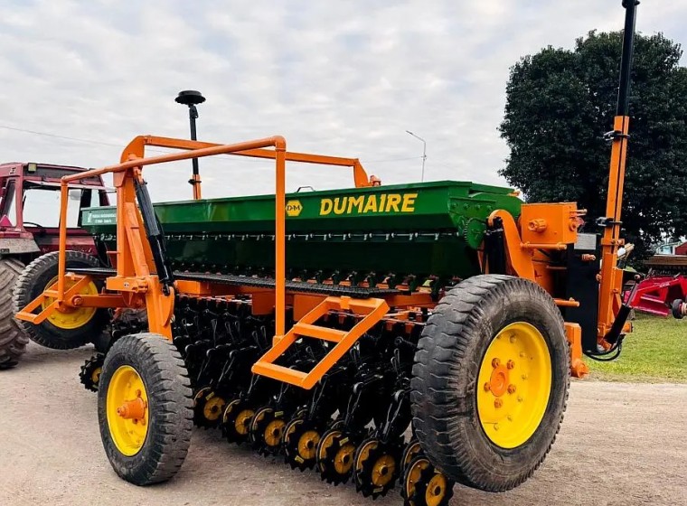 Sembradora Dumaire 700 2517, año 2008