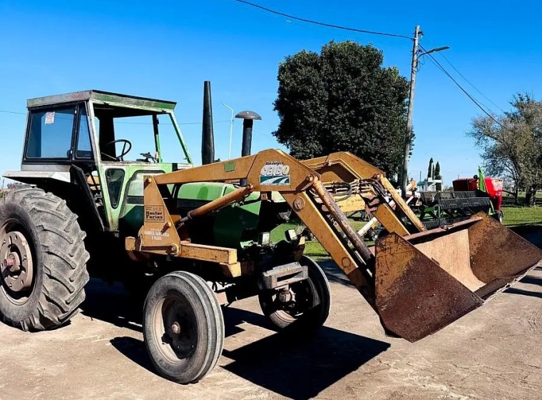 Tractor Deutz AX100 con pala, año 1