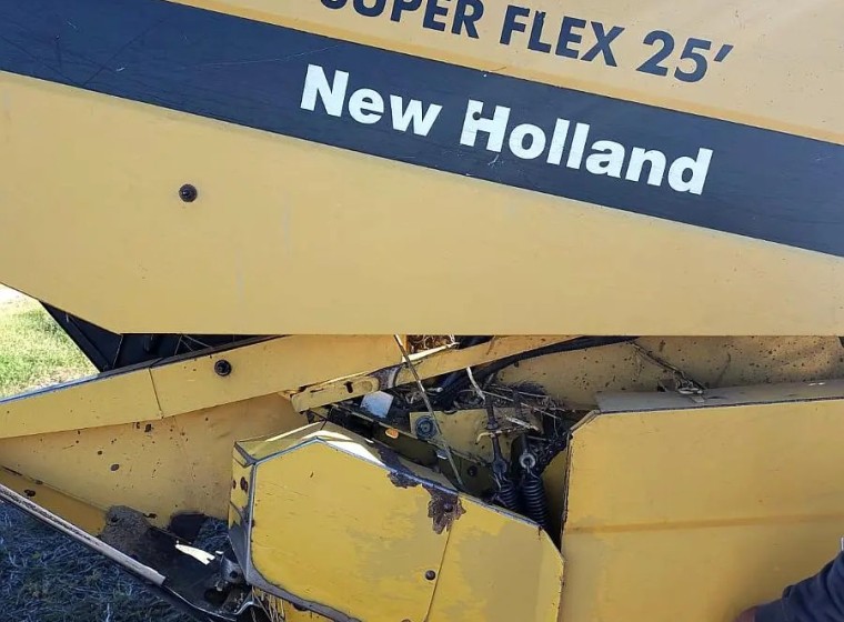 Cosechadora New Holland TC 59, año 2008