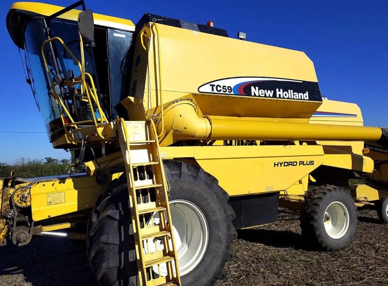 Cosechadora New Holland TC 59, año 2008