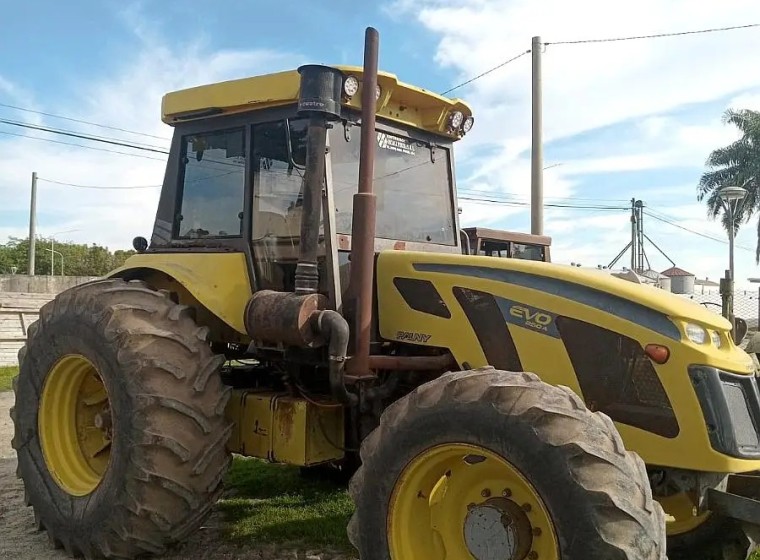 Tractor Pauny EVO 250 A, año 2012