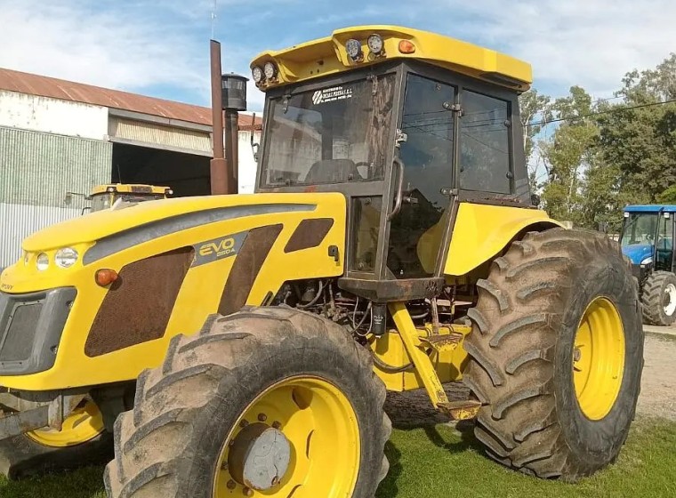Tractor Pauny EVO 250 A, año 2012