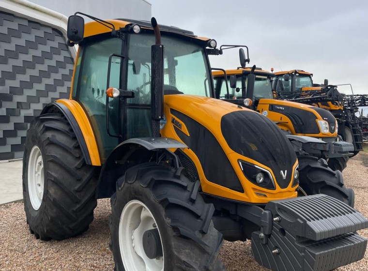 Tractor Valtra A134, año 1