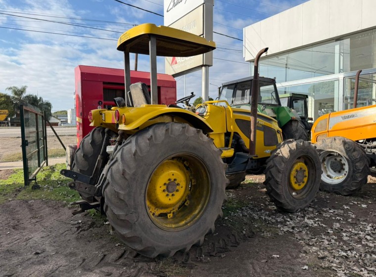 Tractor Pauny 210A, año 1
