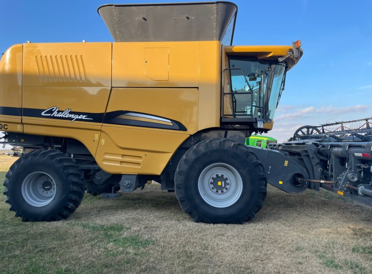 Cosechadora Challenger 520 C, año 1