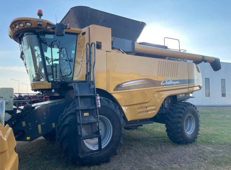 Cosechadora Challenger 520 C, año 1