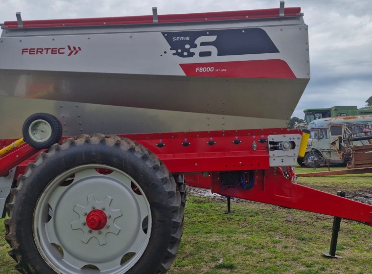 Fertilizadora Fertec F8000 Serie 6, año 0