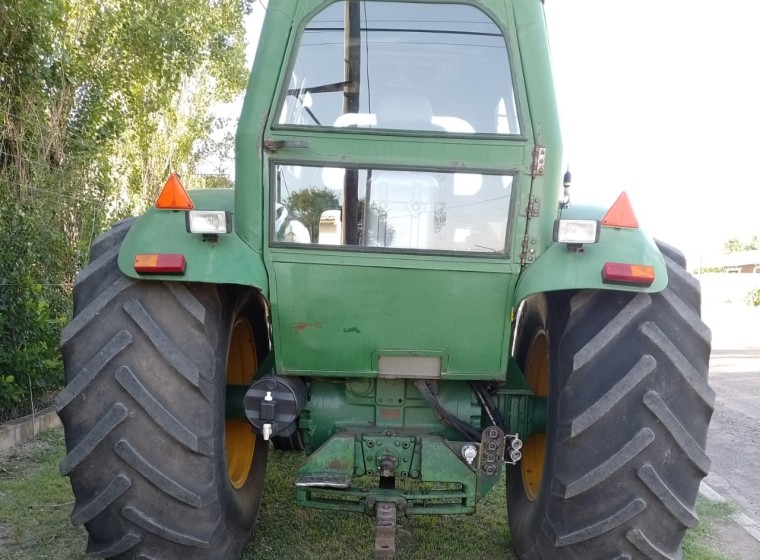 Tractor John Deere 5020, año 1