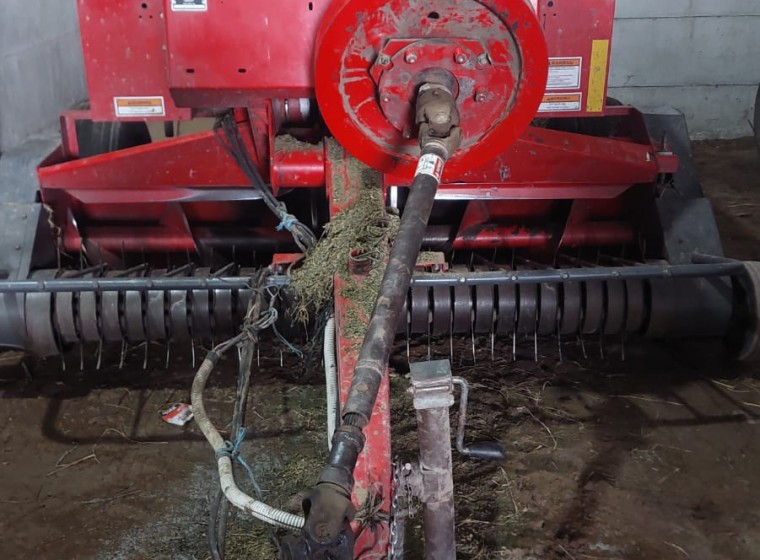 Rotoenfardadora Massey Ferguson Hesston 1837, año 1